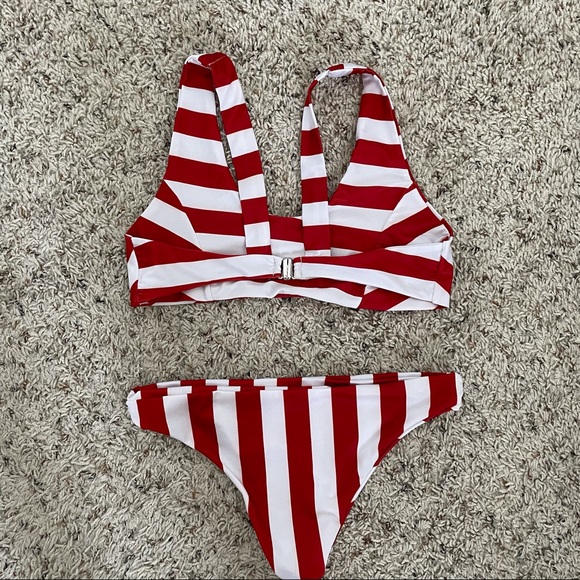 ❌ SOLD ❌ Red Striped Bikini - Picture 4 of 4